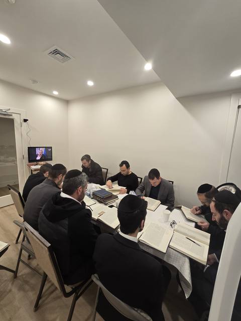 Shiur in the shteeble